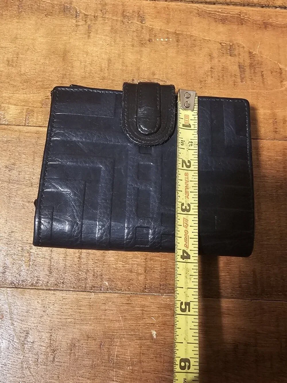 Due Fratelli Genuine Leather Black Wallet Lots of Space Zip/Snap Closure